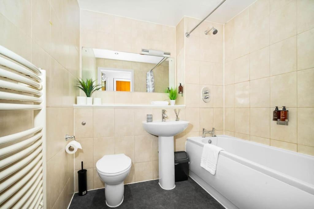 Funky Arcadian Centre Apartment By Azura Nights Birmingham Exterior foto